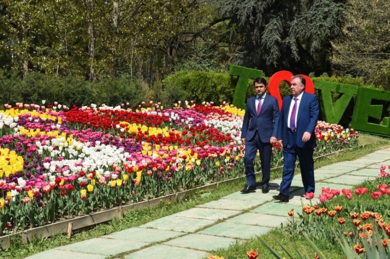ГУЛИ ЛОЛА ДАР ФАРҲАНГИ МИЛЛИИ ТОҶИКОН