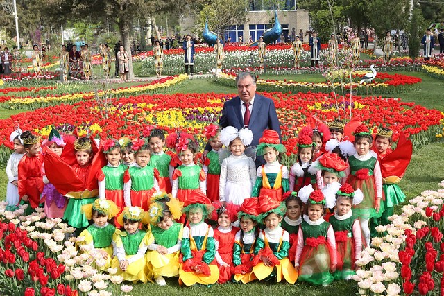 ГУЛҲОИ СИЁВУШ ВА ЛОЛА МУЖДАРАСОНИ НАВРӮЗУ ХУРРАМИ ИНСОН